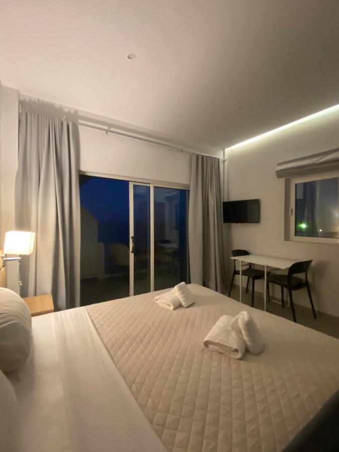 Euphoria Blue Studio Apartments Artemida  Luaran gambar